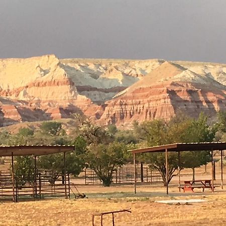 ホテルParia River Ranch ビッグ・ウォーター エクステリア 写真