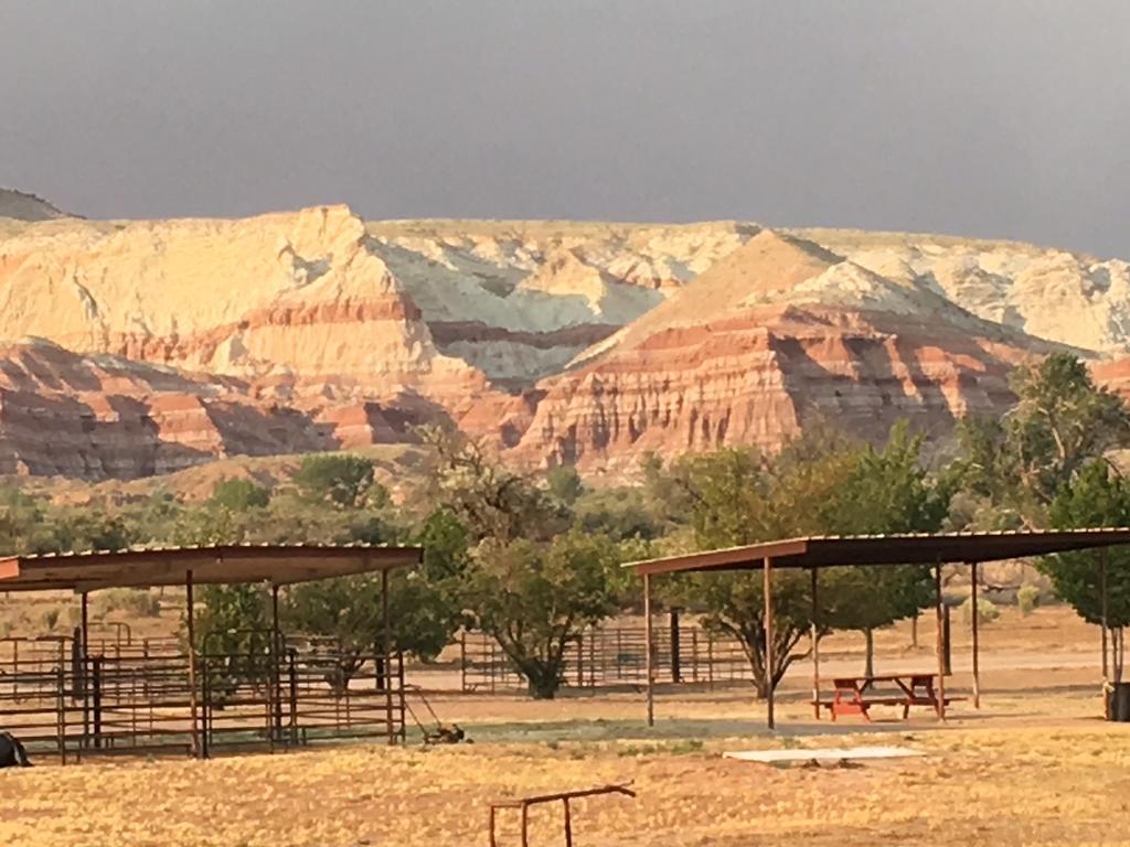 ホテルParia River Ranch ビッグ・ウォーター エクステリア 写真